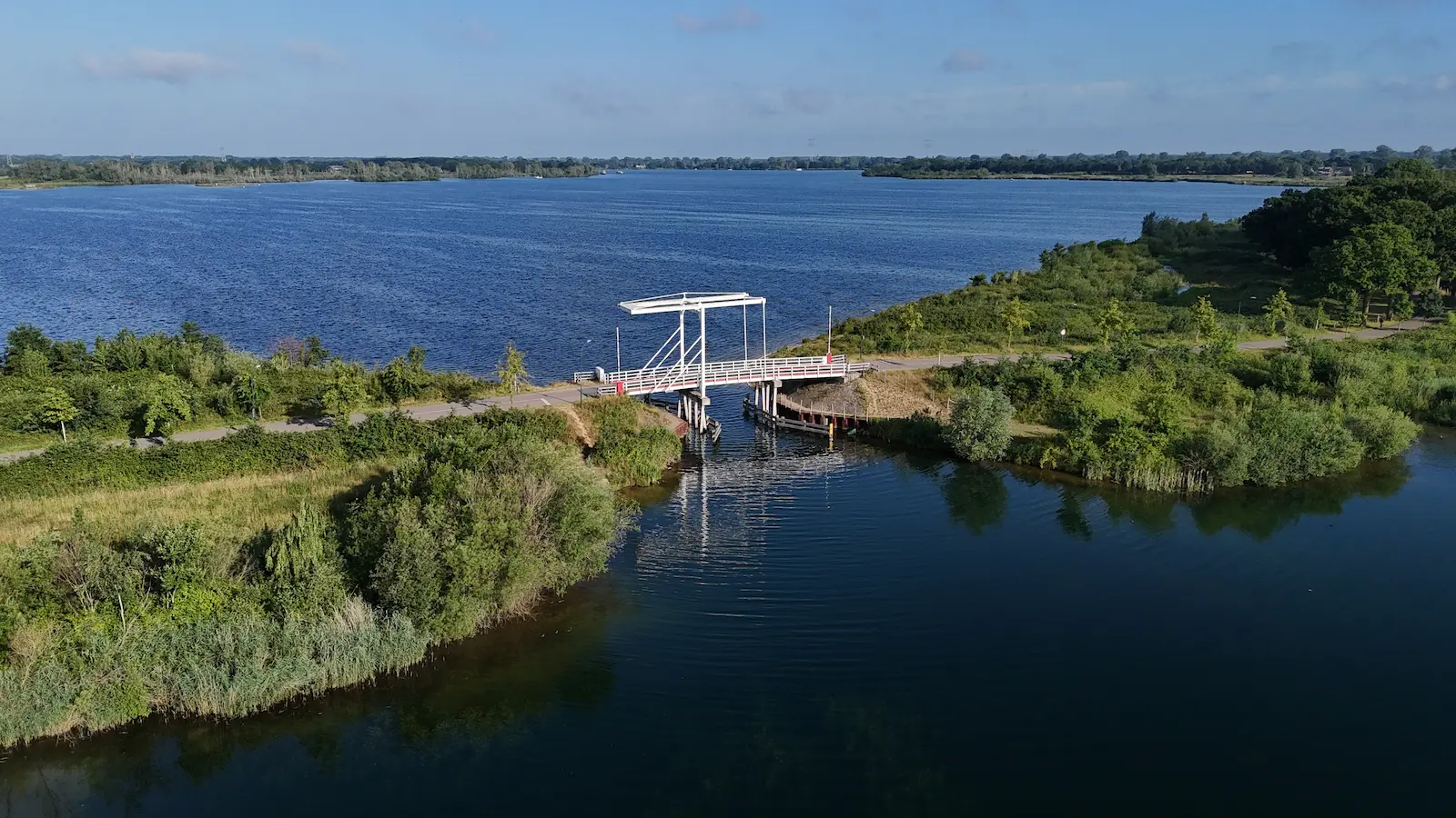 Kraaijenbergseplas 8 - witte brug