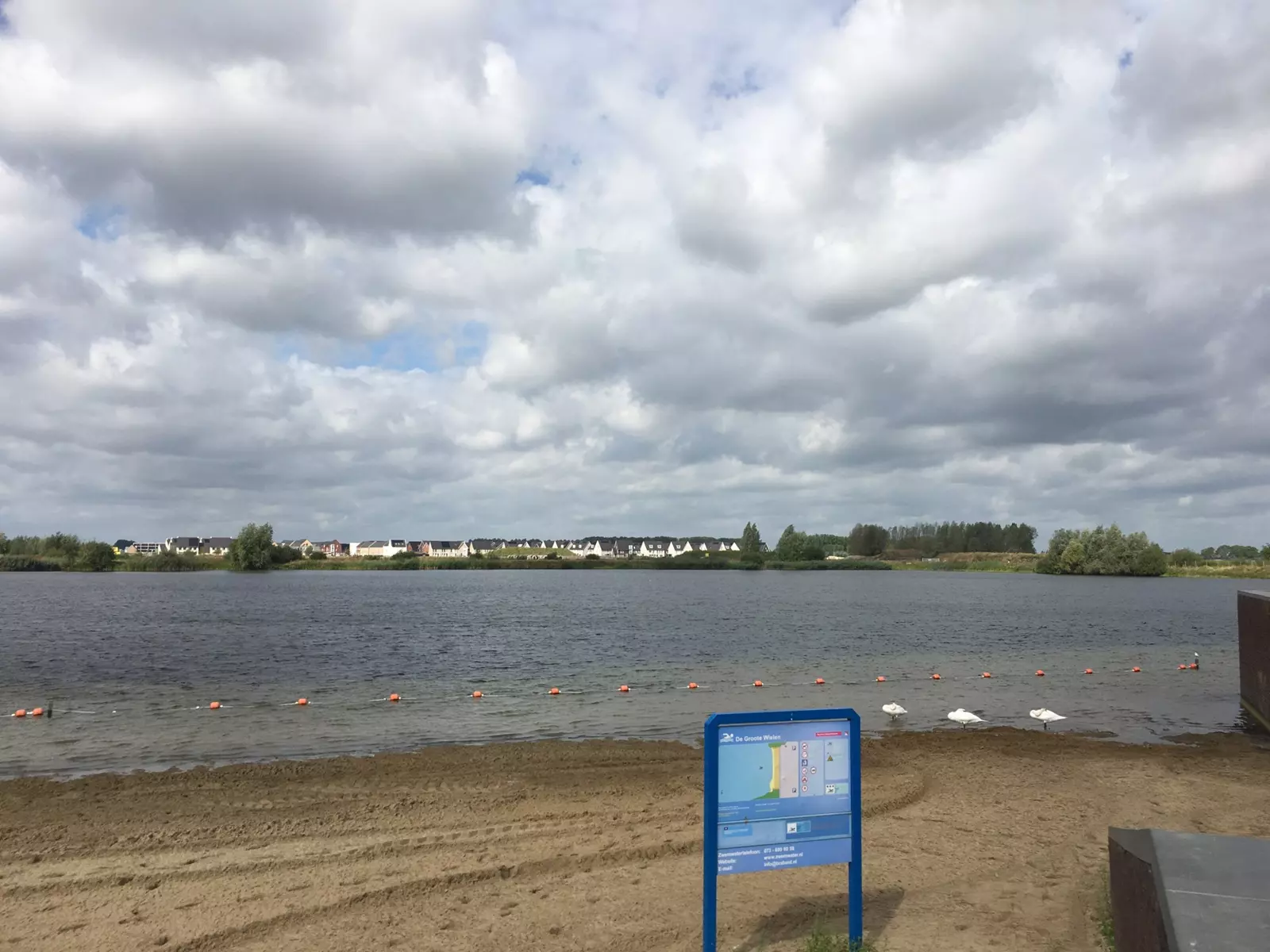 Groote wielenplas strand 2