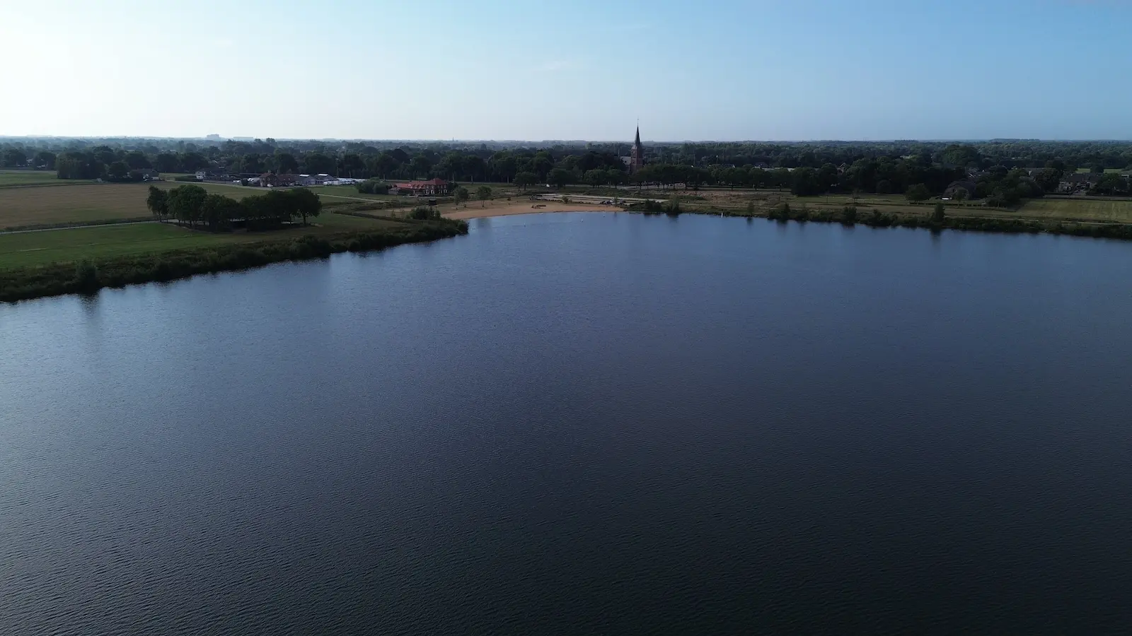 Kraaijenbergseplas 7 Strand beers luchtfoto(4)